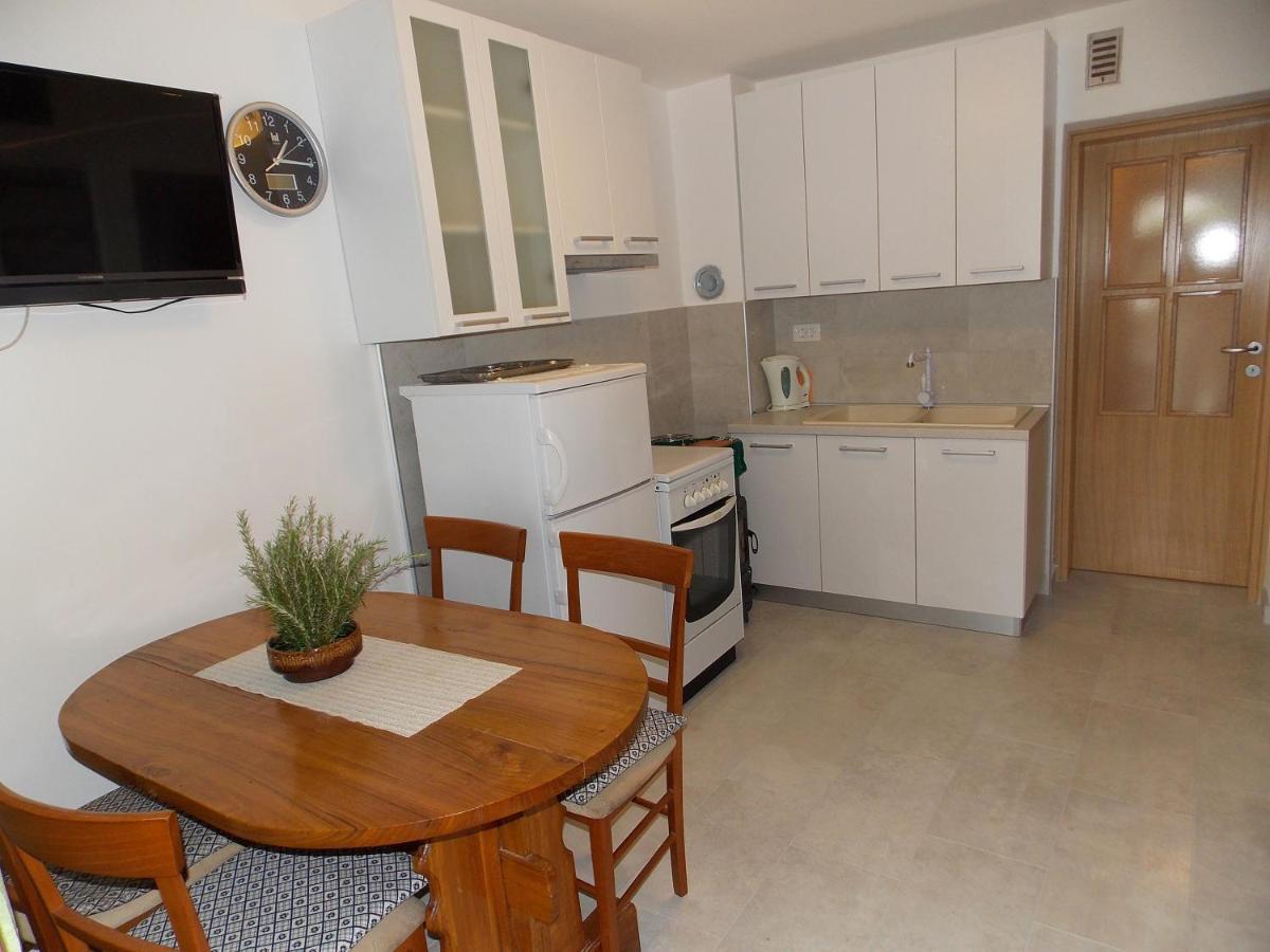 Apartments Miro Kornić Esterno foto